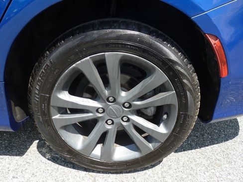 Used 2015 Chrysler 200 Limited FWD image 9