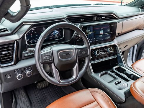 Used 2024 GMC Sierra 2500 Denali Ultimate AWD/4WD image 14
