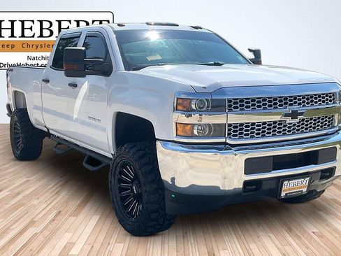 Used 2019 Chevrolet Silverado 2500 W/T w/ WT Convenience Package AWD/4WD image 2