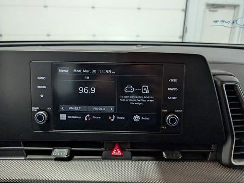 Used 2025 Kia Sportage LX image 19