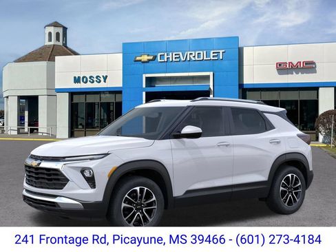 New 2026 Chevrolet TrailBlazer LT FWD image 2