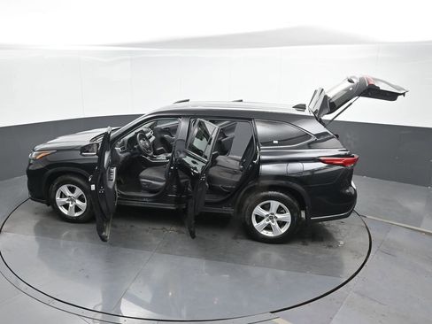 Used 2023 Toyota Highlander L image 55