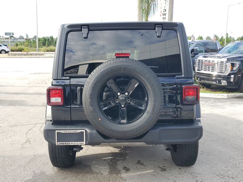 Used 2022 Jeep Wrangler Unlimited Sport image 6