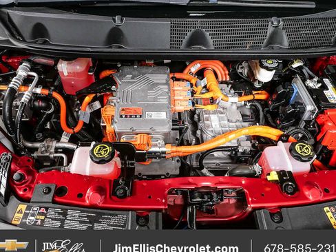 Used 2023 Chevrolet Bolt LT w/ Infotainment Package FWD image 34