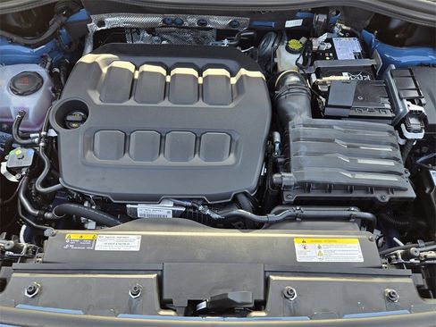 New 2025 Volkswagen Tiguan SE image 24