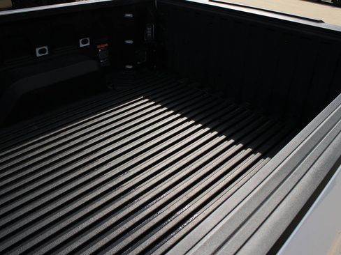 Used 2022 Chevrolet Silverado 1500 LT image 8