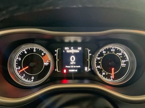 Used 2017 Jeep Cherokee Latitude FWD image 16