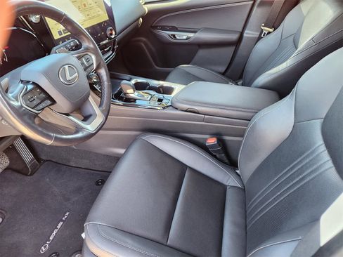 Used 2024 Lexus NX 350 Premium image 23