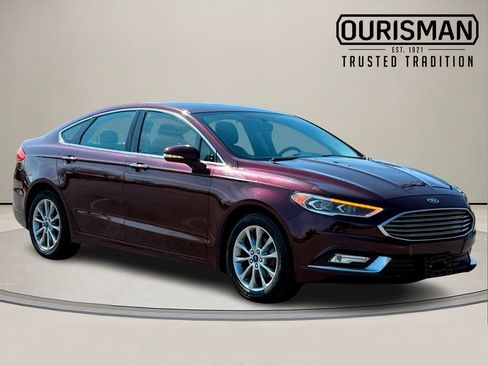 Used 2017 Ford Fusion SE w/ Fusion SE Technology Package image 1