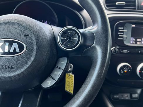 Used 2017 Kia Soul FWD image 21