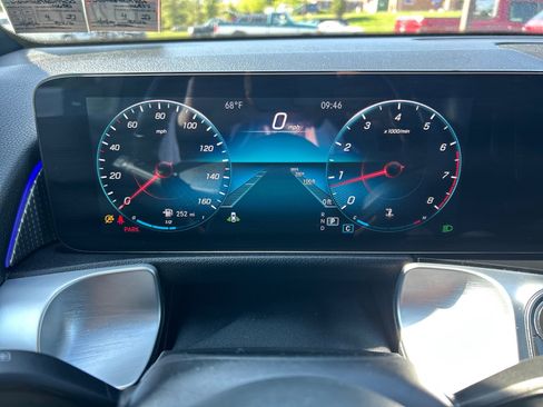 Used 2022 Mercedes-Benz GLB 250 4MATIC image 27