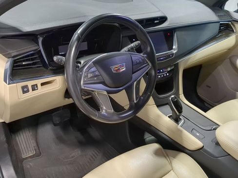 Used 2019 Cadillac XT5 FWD image 12