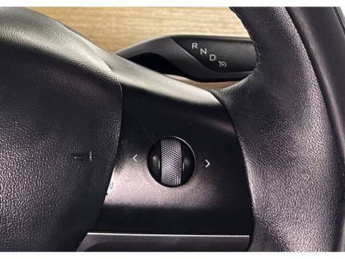 Used 2022 Tesla Model Y Performance image 24