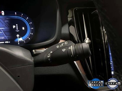 Used 2025 Volvo V60 B5 Cross Country Plus image 41