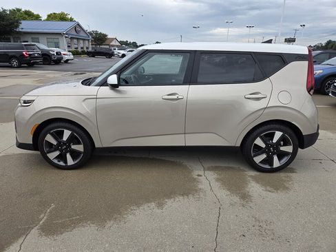 Used 2020 Kia Soul EX w/ Option Group 015 FWD image 6