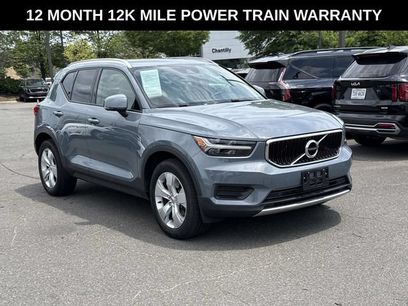 Used 2020 Volvo XC40 T5 Momentum w/ Protection Package Premier