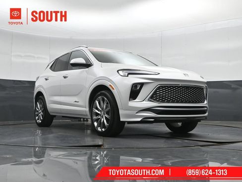 Used 2025 Buick Encore GX Avenir w/ Avenir Convenience Package AWD/4WD image 38