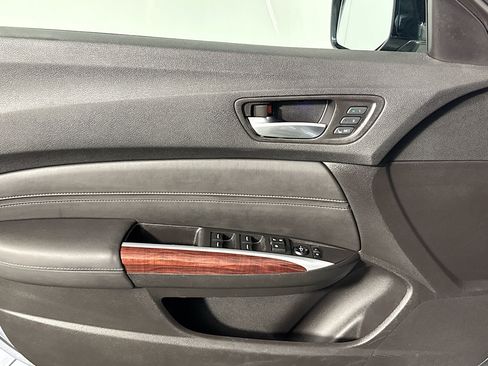 Used 2016 Acura TLX V6 image 16