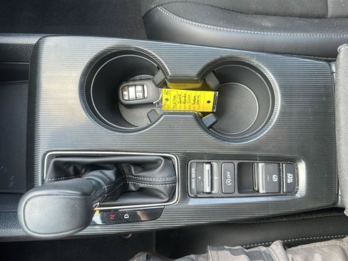 Used 2025 Honda Civic Sport image 25