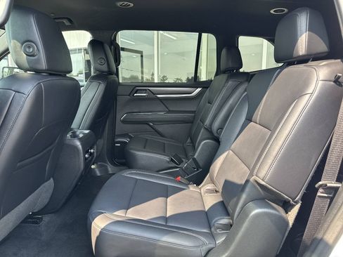 Used 2024 GMC Acadia Elevation AWD/4WD image 26