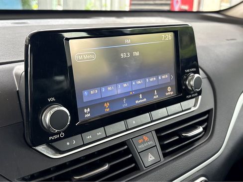 Used 2024 Nissan Altima 2.5 S FWD image 9