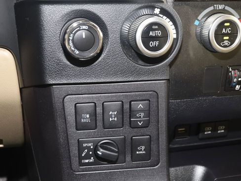 Used 2020 Toyota Sequoia Platinum AWD/4WD image 30