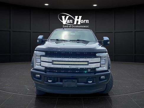 Used 2019 Ford F250 Platinum w/ Platinum Ultimate Package AWD/4WD image 2