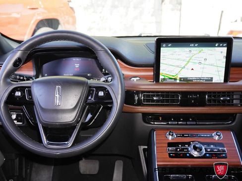 Used 2024 Lincoln Aviator Reserve w/ Equipment Group 201A AWD/4WD image 2