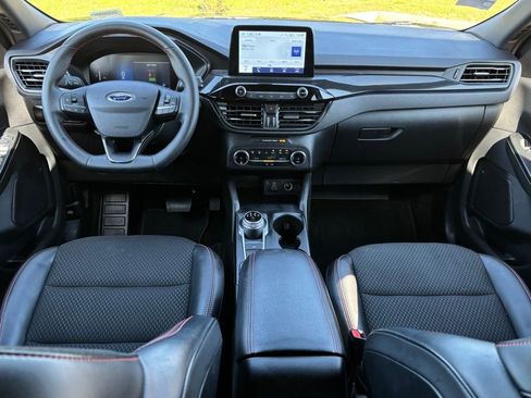 Used 2025 Ford Escape ST-Line image 9