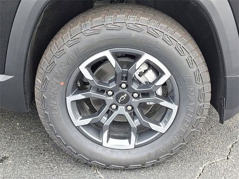 New 2026 Chevrolet Equinox ACTIV w/ Convenience Package III image 6