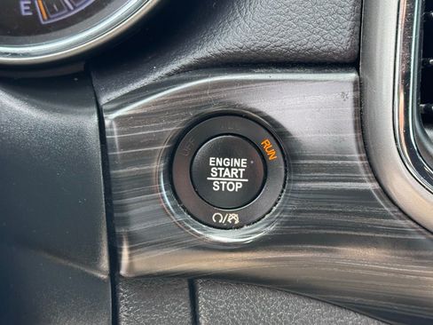 Used 2020 Jeep Grand Cherokee Laredo image 17