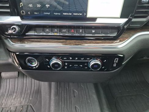 Used 2024 GMC Sierra 1500 Elevation image 39