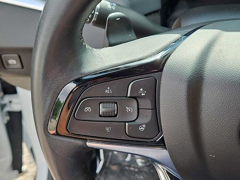 Used 2023 Buick Enclave Essence FWD image 22
