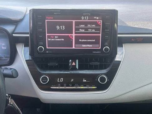 Used 2022 Toyota Corolla LE FWD image 13