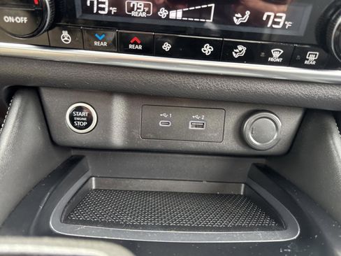 Used 2022 Nissan Rogue SL w/ SL Premium Package image 19