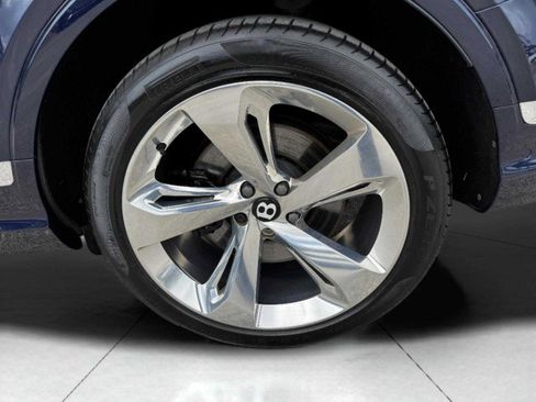 Used 2023 Bentley Bentayga Extended Wheelbase image 85