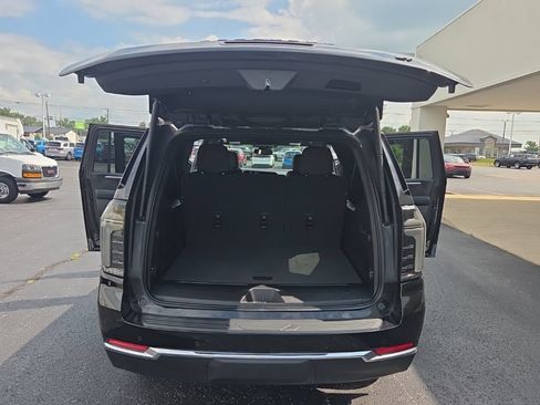 Used 2026 Chevrolet Suburban LT w/ Comfort Package AWD/4WD image 22