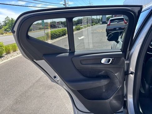 Certified 2025 Volvo XC40 B5 Plus AWD/4WD image 16