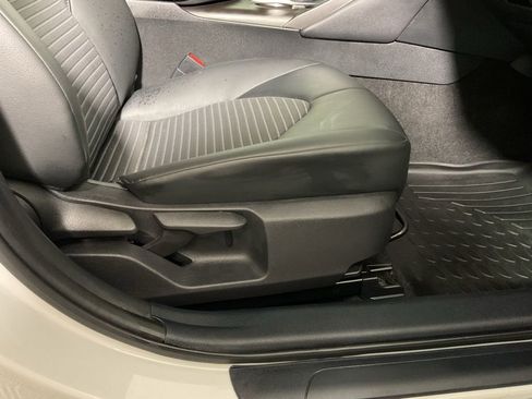 Used 2022 Toyota Camry SE FWD image 37