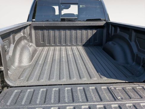 New 2026 RAM 1500 Laramie AWD/4WD image 32