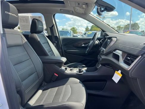 Used 2024 GMC Terrain Denali w/ Denali Premium Package AWD/4WD image 11
