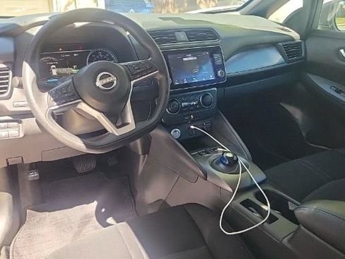 Used 2025 Nissan Leaf S FWD image 3