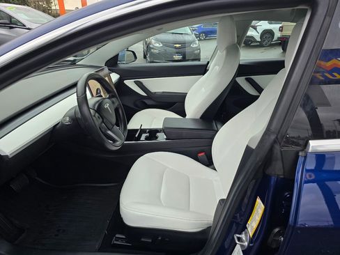 Used 2019 Tesla Model 3 Standard Range image 23