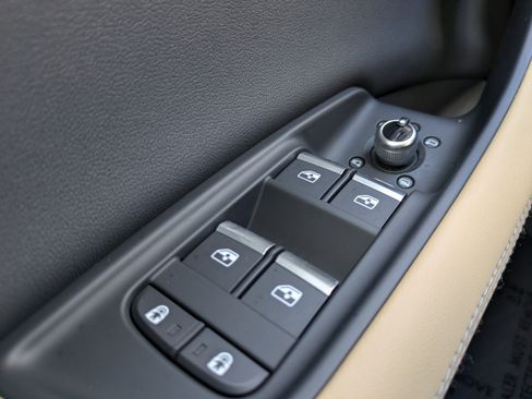 Used 2025 Audi Q7 2.0T Premium Plus image 23