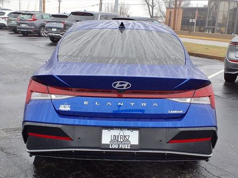 Used 2024 Hyundai Elantra Limited image 25