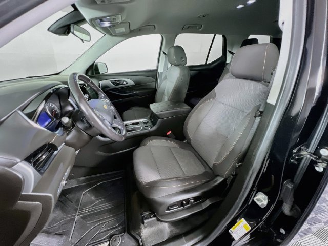 Used 2020 Chevrolet Traverse LT w/ Driver Confidence II Package AWD/4WD image 22