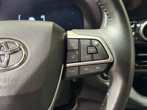 Used 2023 Toyota Highlander Limited image 27
