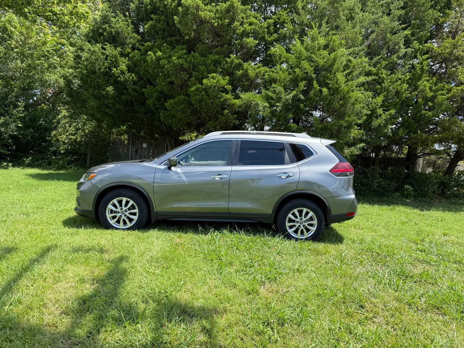 Used 2020 Nissan Rogue SV FWD image 4