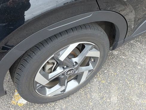 Used 2025 Hyundai Venue SEL FWD image 29