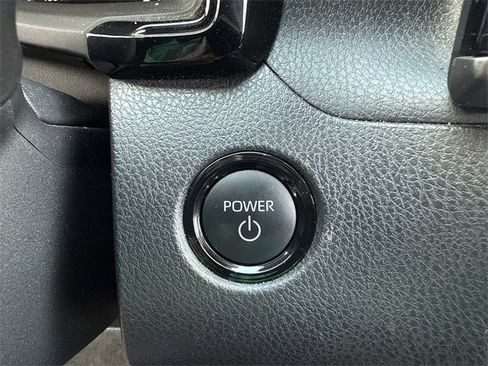 Used 2025 Toyota Camry SE image 24